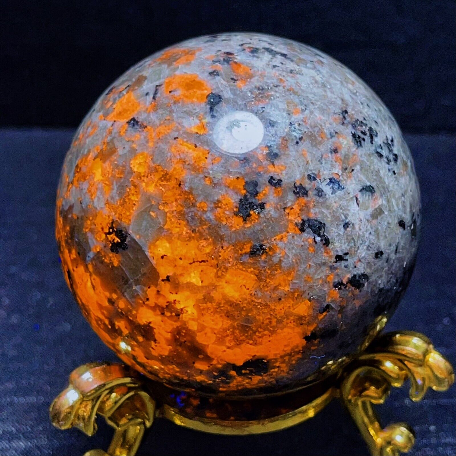 TOP 328G Natural Yooperlite Sphere Ball Crystal Stone Healing  L2065