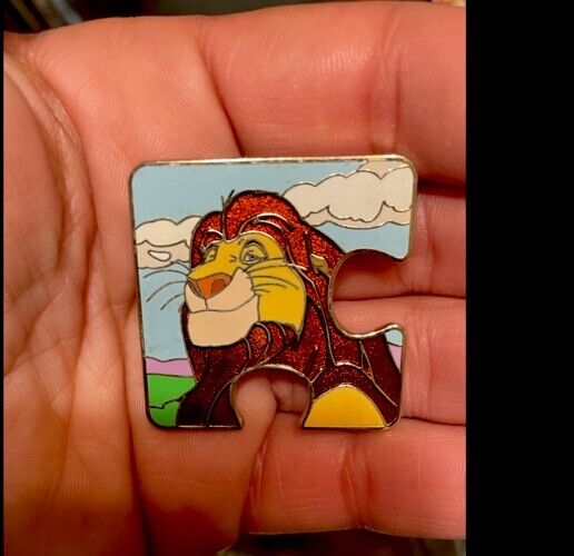 Disney THE LION KING - MUFASA - CHARACTER CONNECTION PUZZLE LE 900 RARE Pin