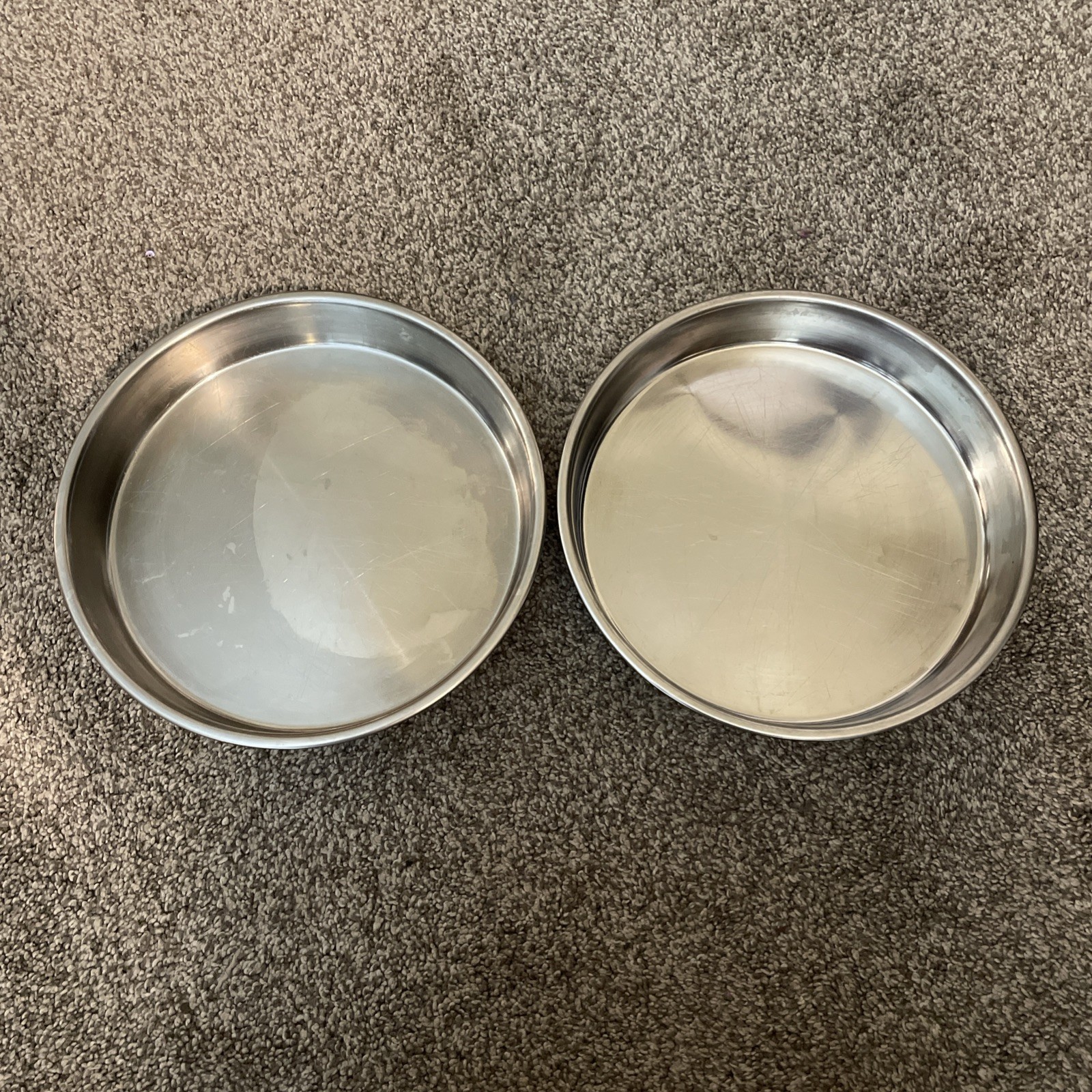 Set Of 2 Vintage 9” Round Stainless Steel Cake Pans Heavy Duty Weigh 11.6&11.5oz