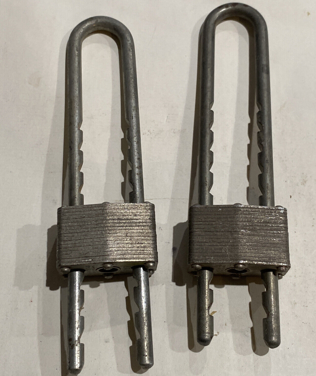 2 Vintage  Master Lock Co. F-17 Adjustable Removable 7” Shackle Padlocks w/ Key