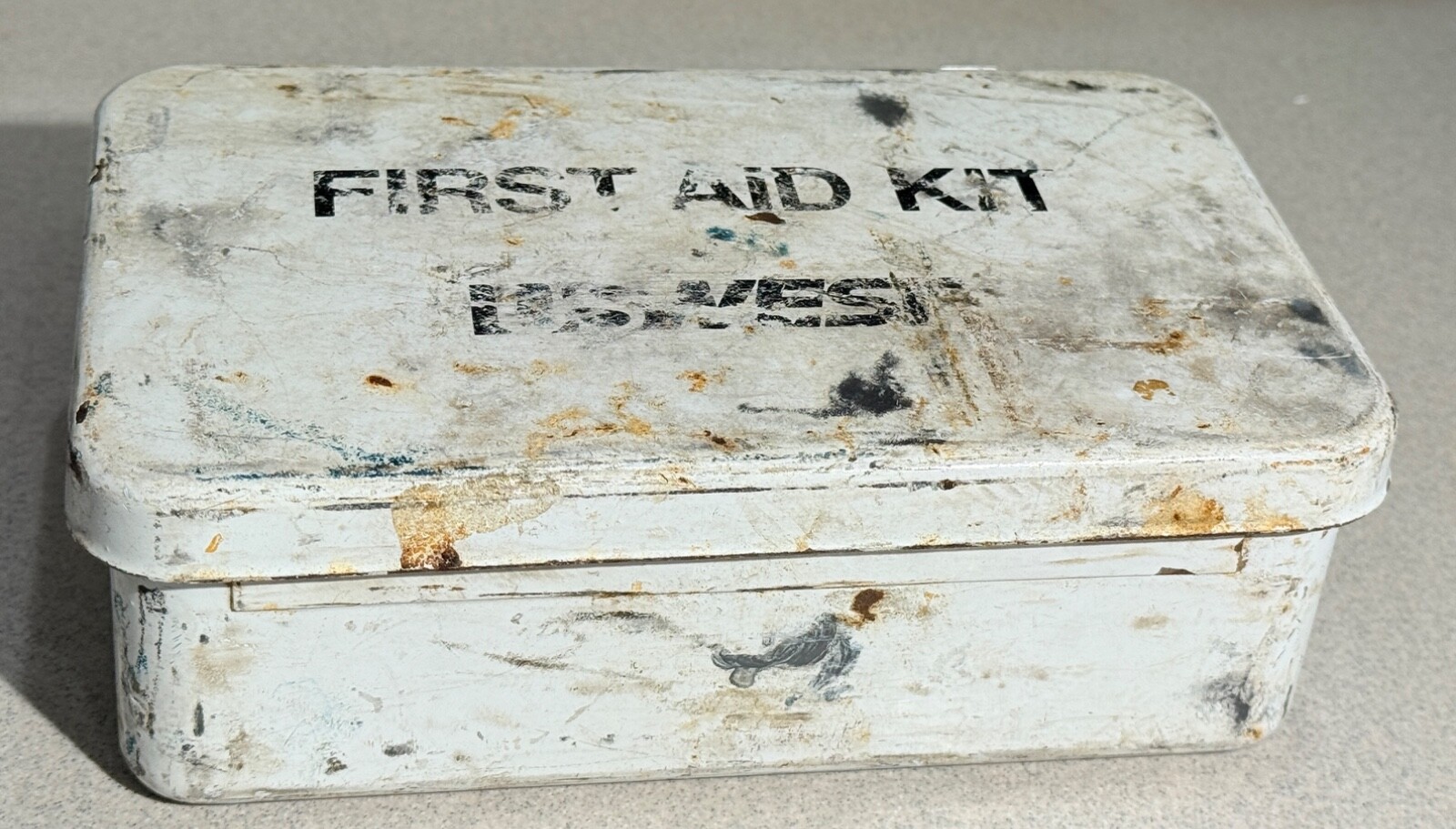 Vintage First Aid Kit Wall Mounted Metal US West  8\' x 5\
