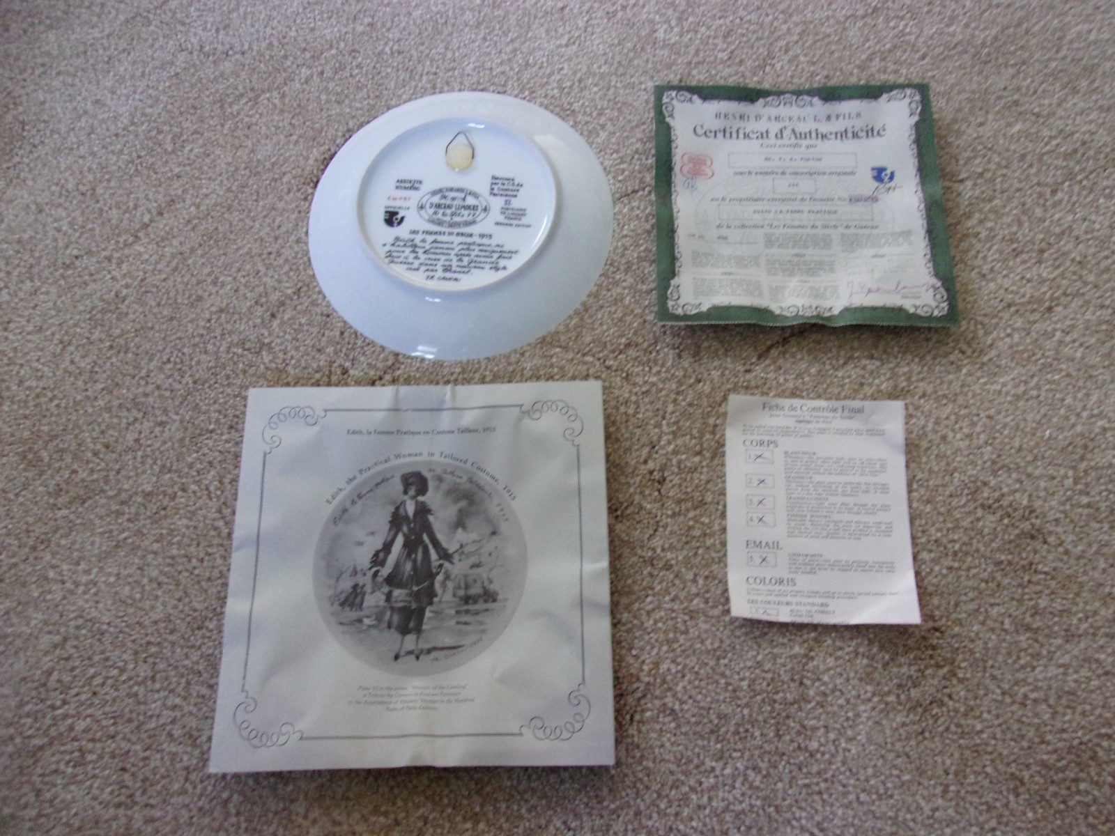 Set of 4 plates Henri D’Arceau Les Femmes Siecle