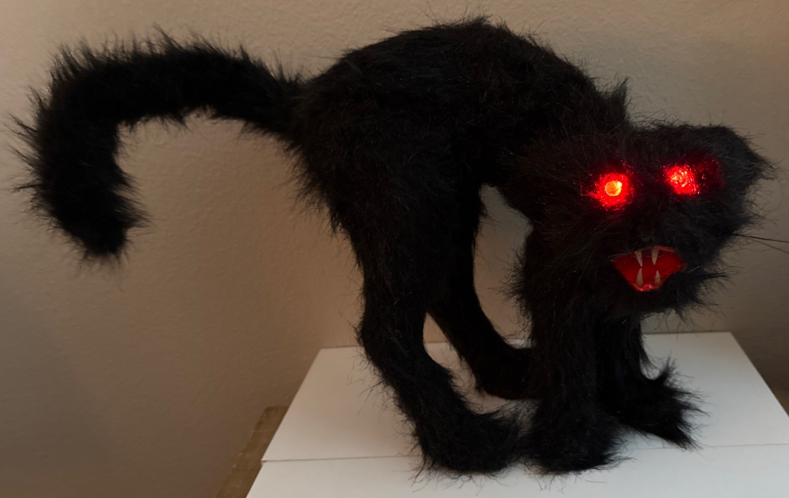 Vintage Fuzzy Scary Black Cat Red Eyes Halloween Decoration Lights Sounds WORKS