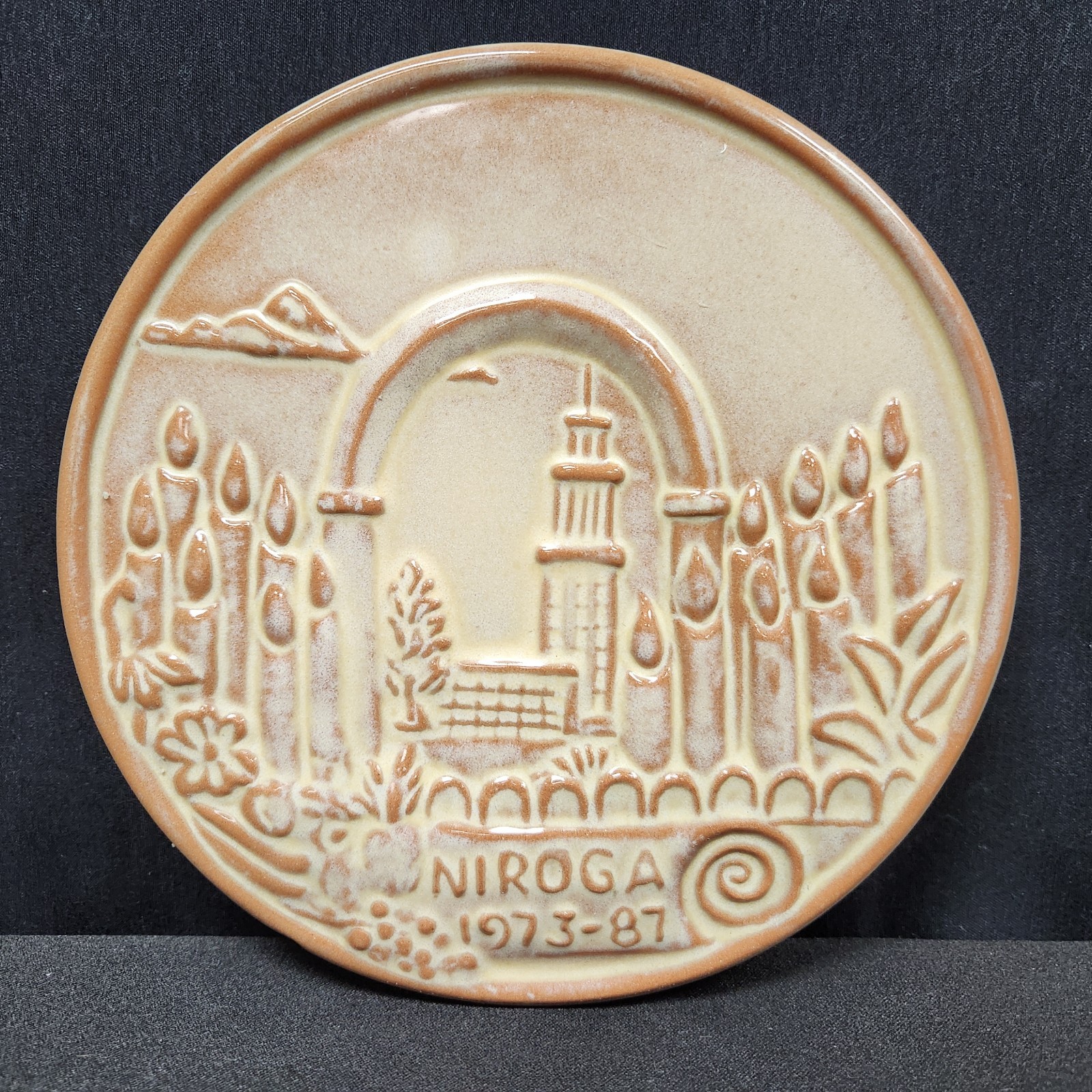 Frankoma Pottery Trivet 1973-1987 Niroga Nazarene Int. Retreat of Golden Agers