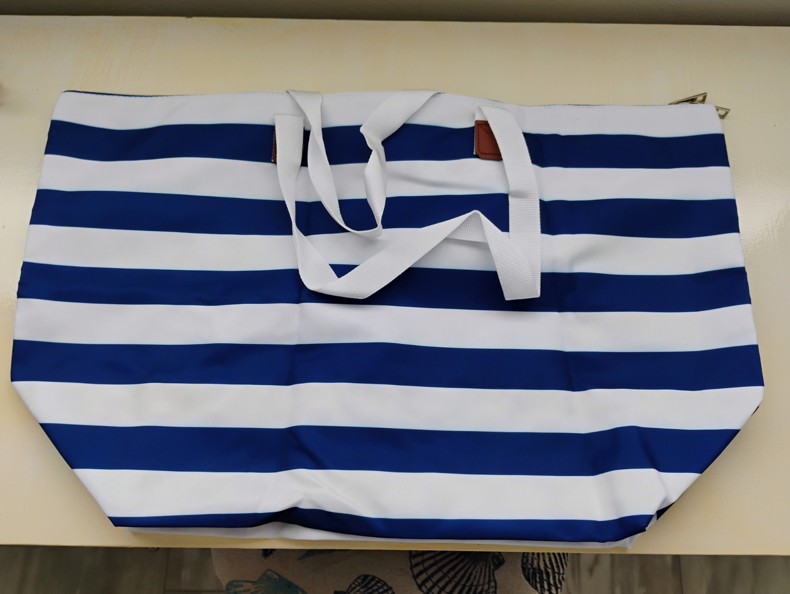 Royal Caribbean Tote Bag w/White Handle (W 22' H 14