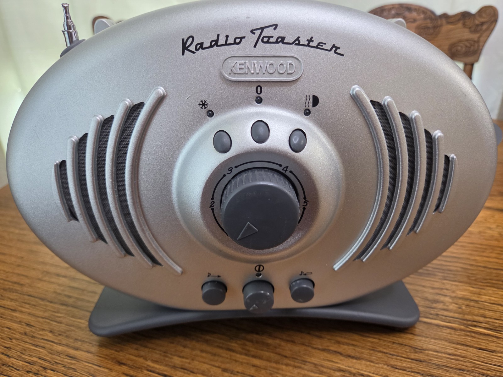 Kenwood Radio Toaster Model (TT756SL) Tested And Working Clean