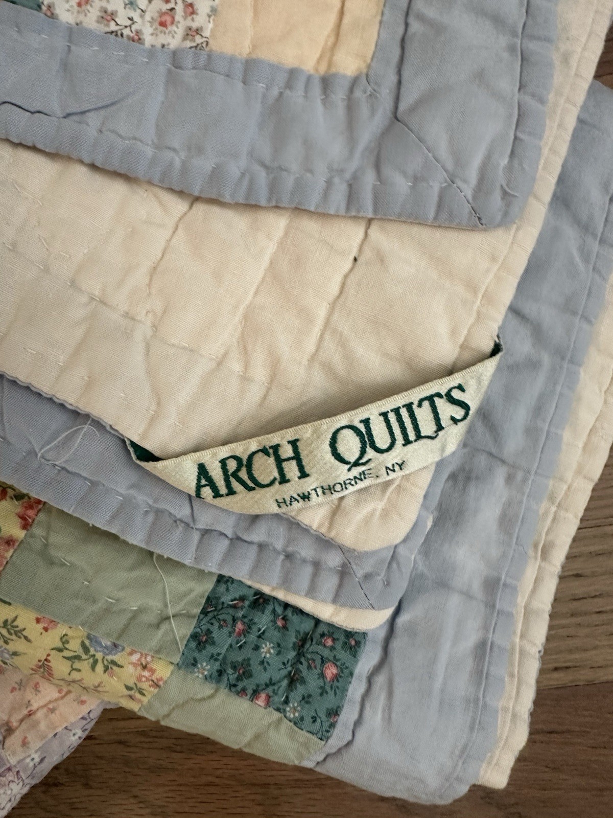 Arch Quilt Elmsford NY 84x62 Inches Beautiful Vintage Quilt Arch Quilt Elmsford NY 84x62 Inches Beautiful Vintage Quilt