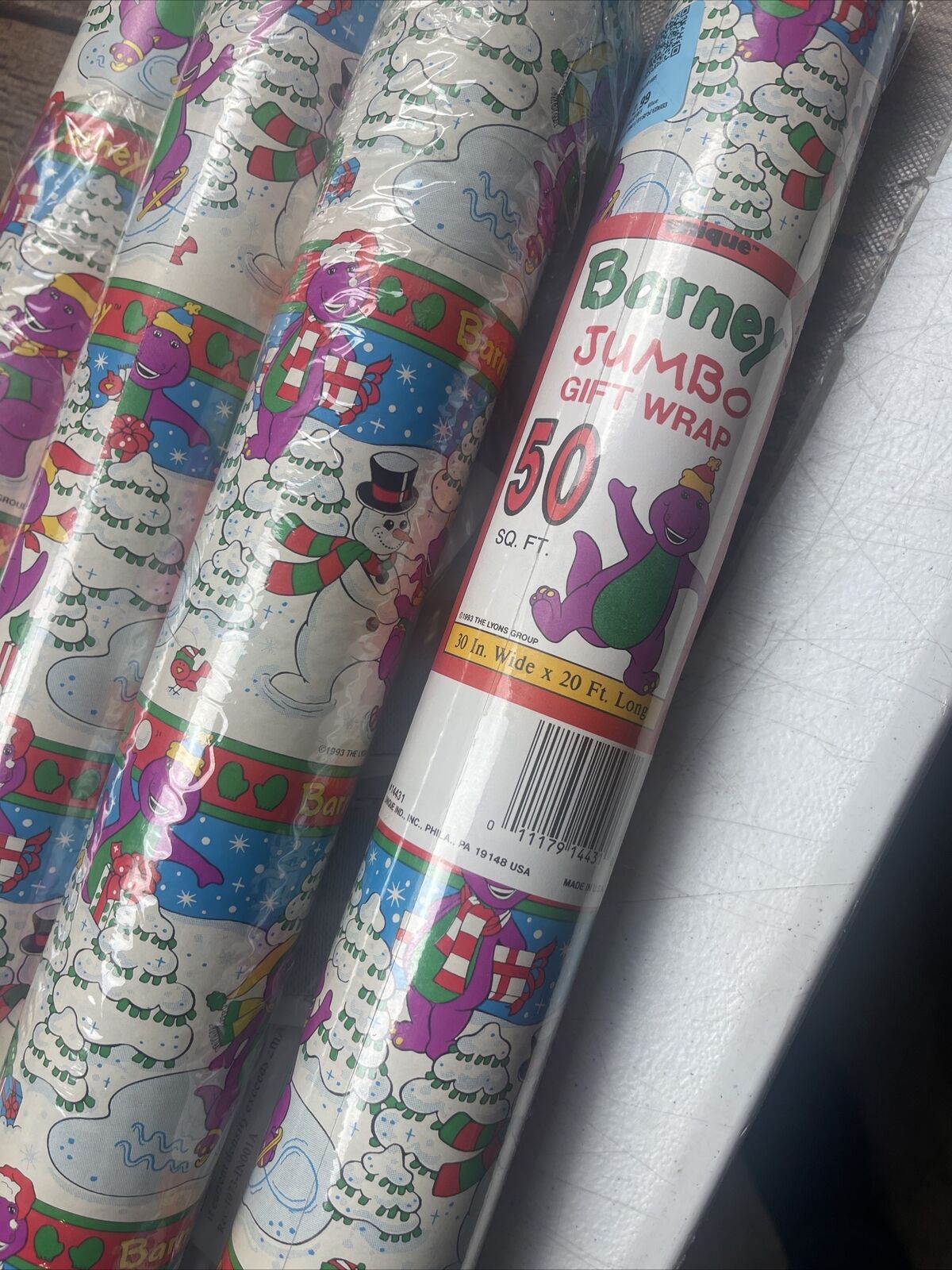 1 Vintage Barney & Snowman Christmas Wrapping Paper 1993 Gift Wrap 20' Roll NOS