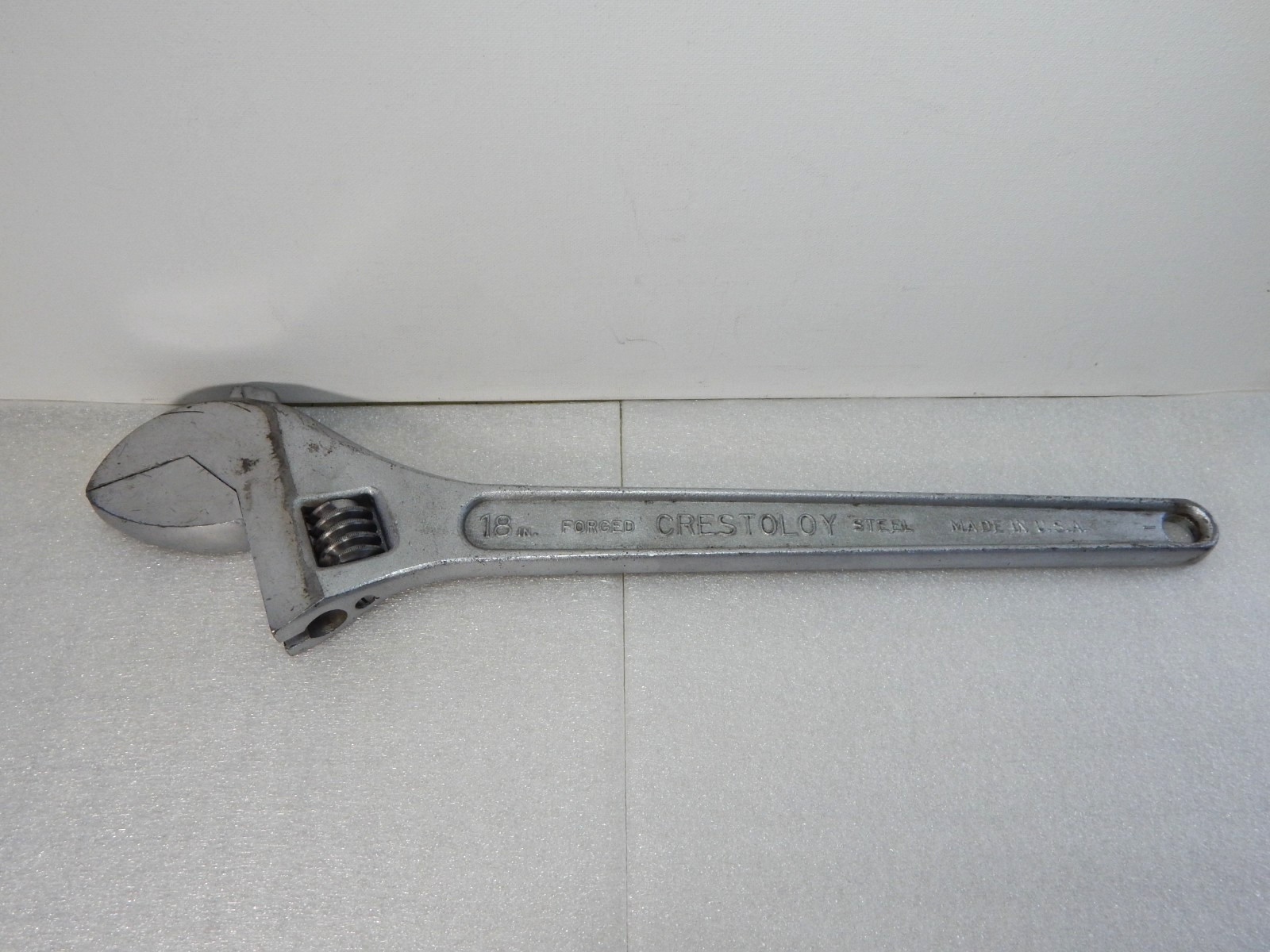 VINTAGE CRESCENT CRESTOLOY 18\