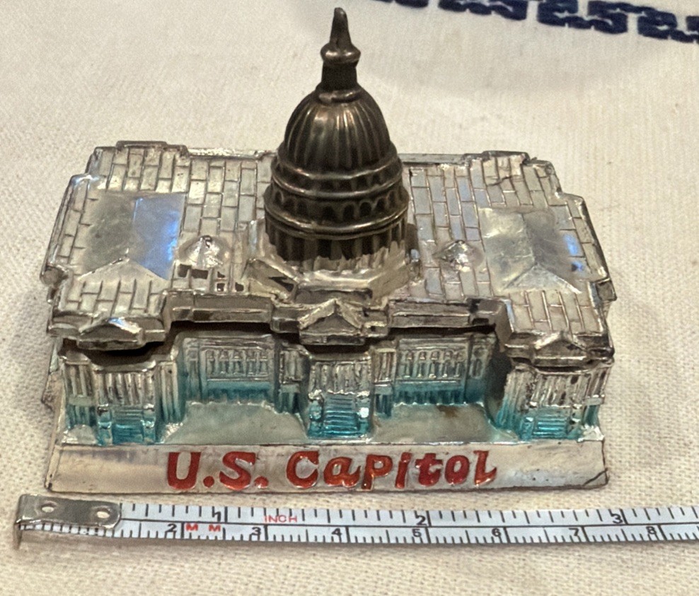 Vintage Washington DC The Capitol Metal Souvenir Trinket Box Pink Lining Japan