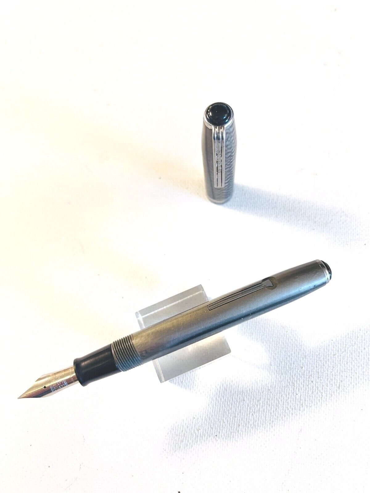 Silver/Grey Esterbrook SJ fountain pen with 9550, 9556, or 9668 nib.  Guaranteed