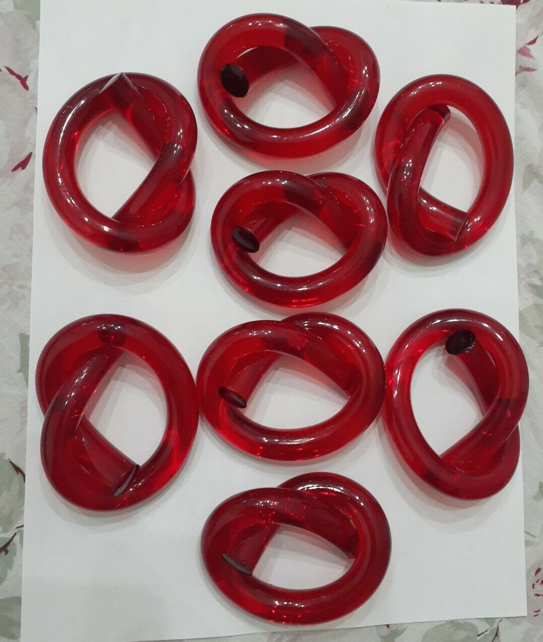 8 Dorothy Thorpe Red Lucite Acrylic Napkin Rings Pretzel Knot Mid Century Mod 