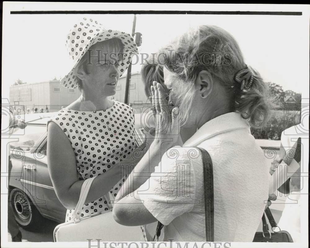 1971 Press Photo Evelyn Beal & Mary O\'Donnell at Fifield School in Dorchester