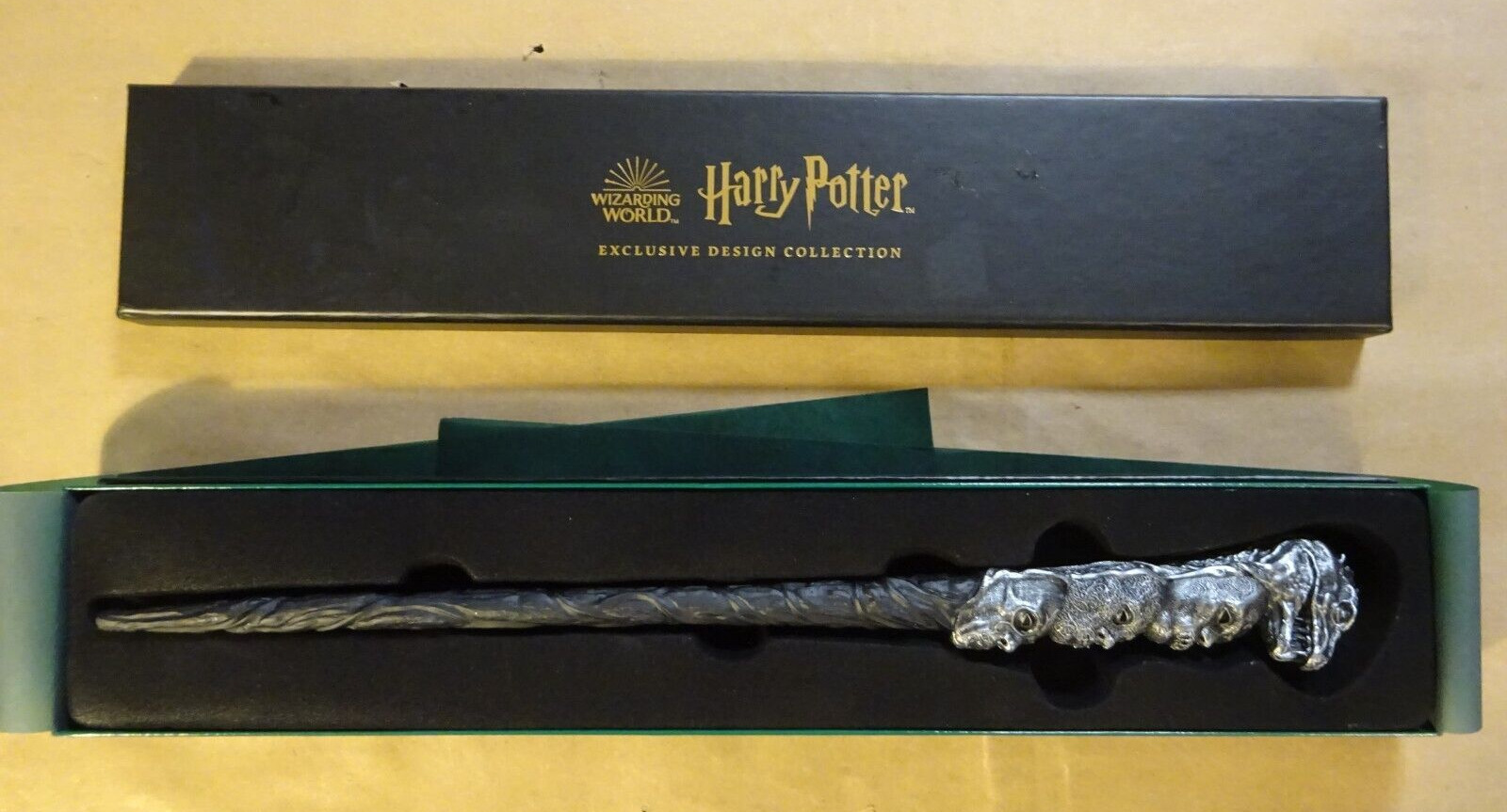 Authentic Wizarding World of Harry Potter - The Dark Arts Wand (s21)