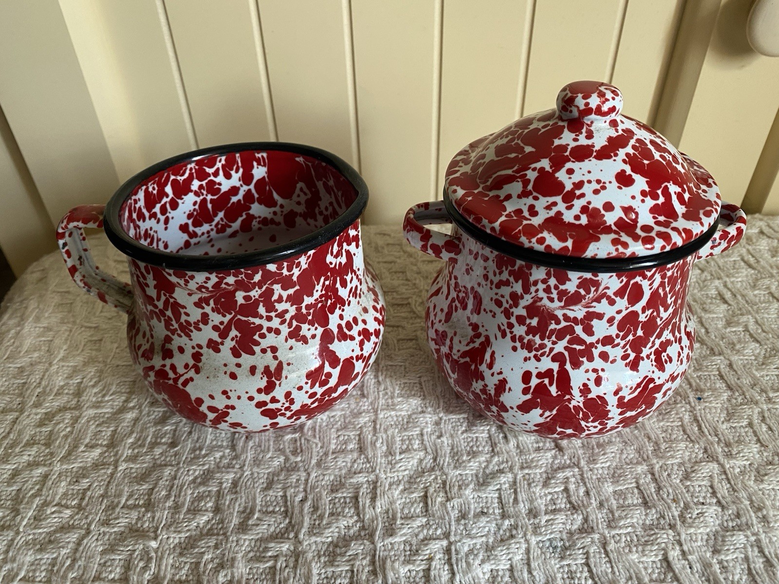 VTG Red & White Speckled Splatterware Enamel Cream & Sugar Set Rustic Farmhouse