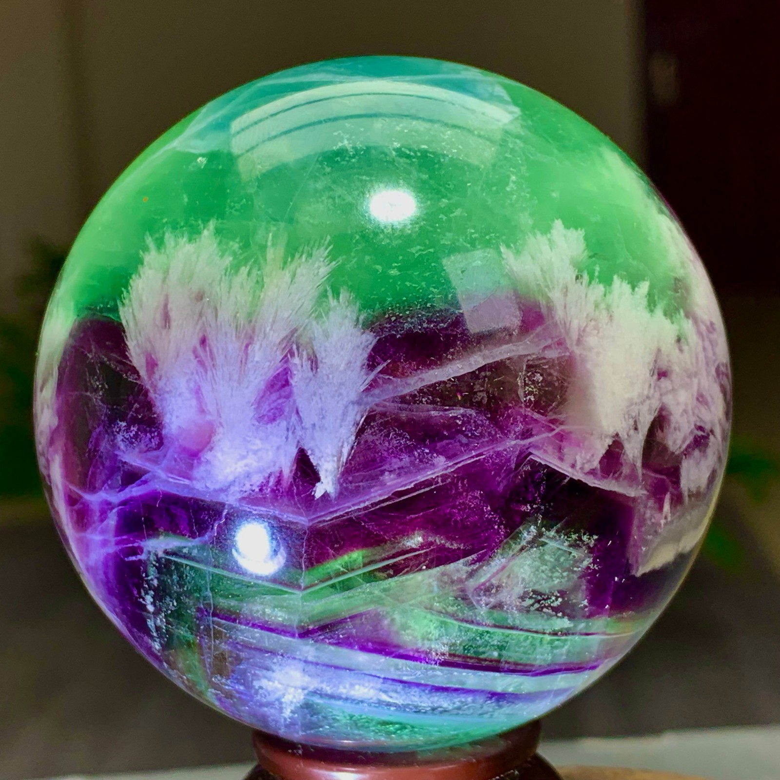 1.13LB Rare high-quality natural snowflake feather crystal ball therapeutic ball