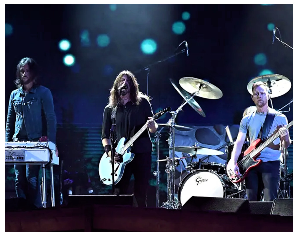 THE FOO FIGHTERS - 8\