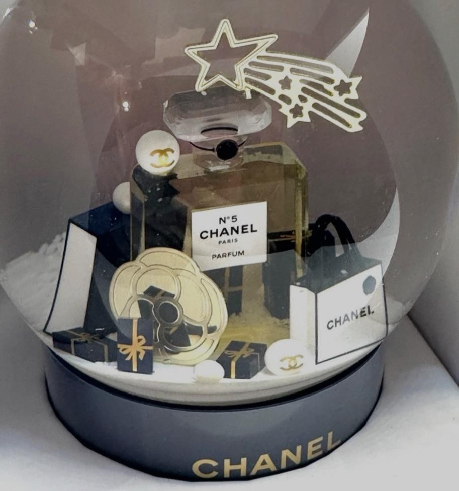 2025 CHANEL Beauty Limited Edition N°5 Holiday Snow Globe new in box RARE