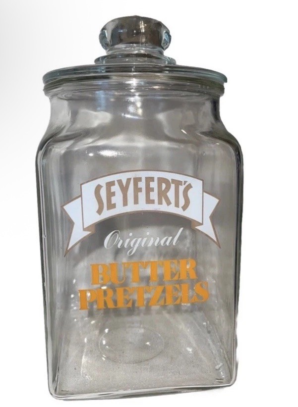 Vintage Large Seyferts original butter pretzel canister jar