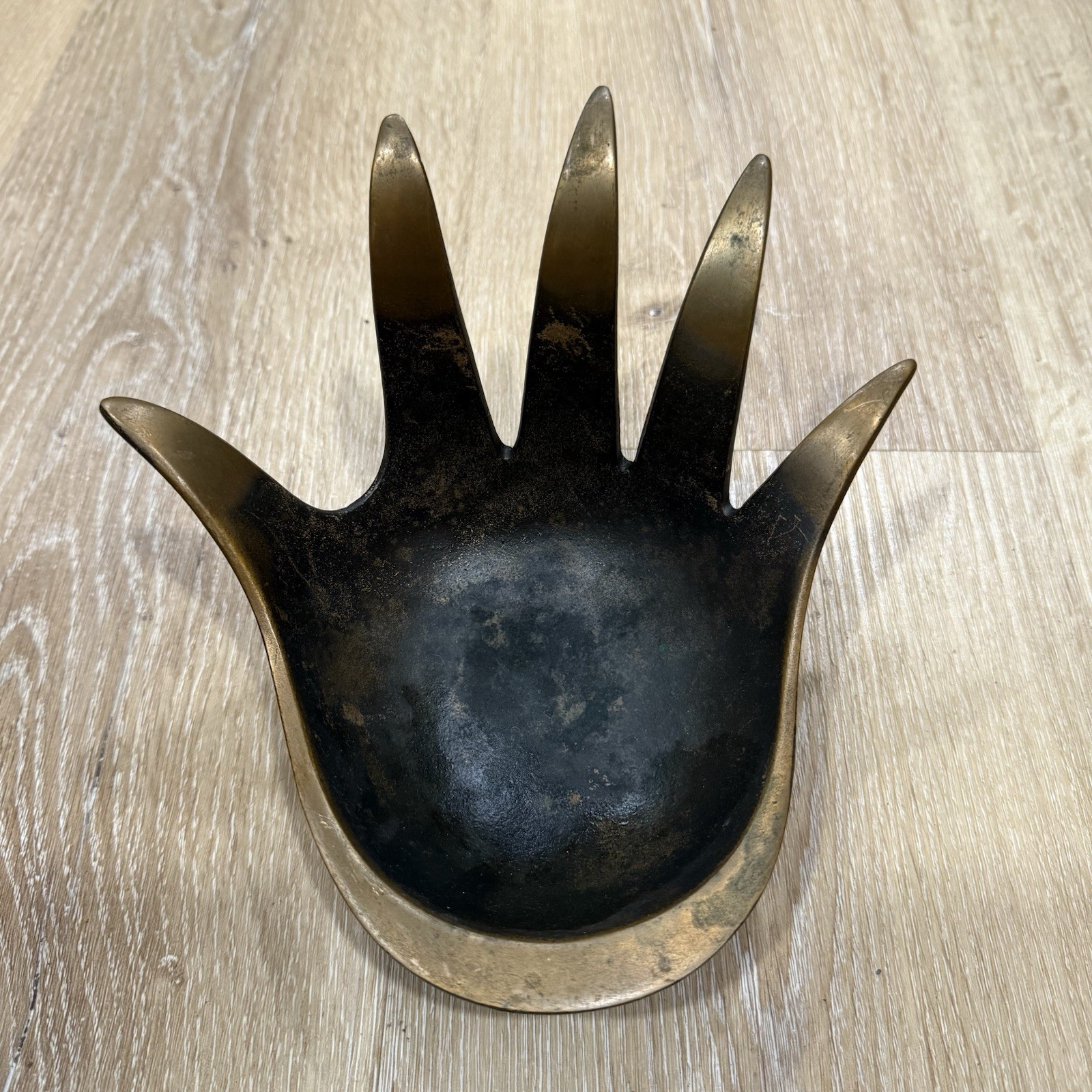 Walter Bosse BRONZE Hand Sculptural Ashtray Trinket Dish Austria, 1950 MSM LARGE Walter Bosse BRONZE Hand Sculptural Ashtray Trinket Dish Austria, 1950 MSM LARGE