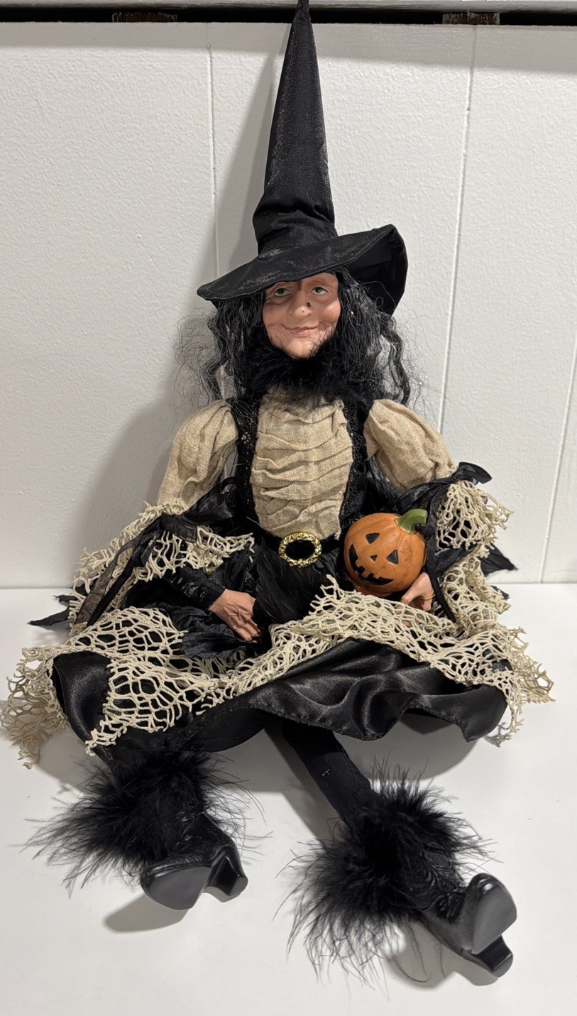 RARE WITCH HALLOWEEN DECOR SHELF TABLE SITTER pumpkin excellent condition 29”