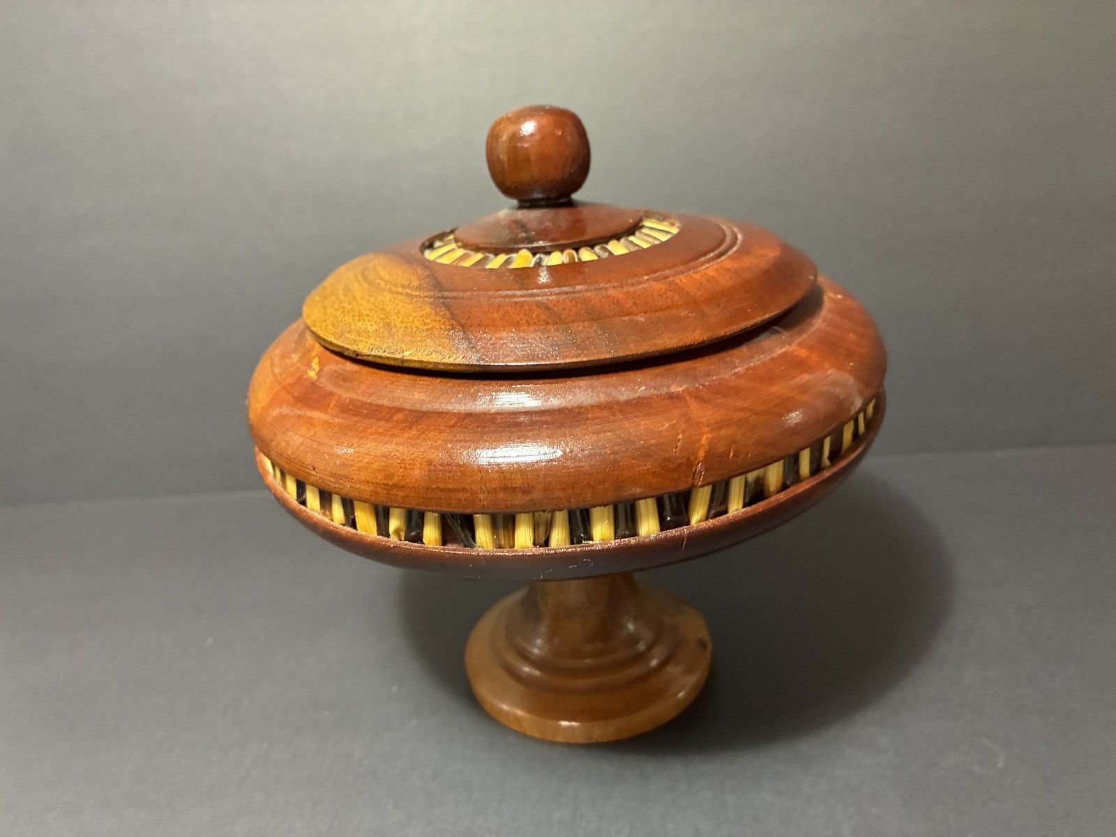 Vintage Olive Wood Inlaid Porcupine Quill Accent Lidded Round Bowl Trinket Box