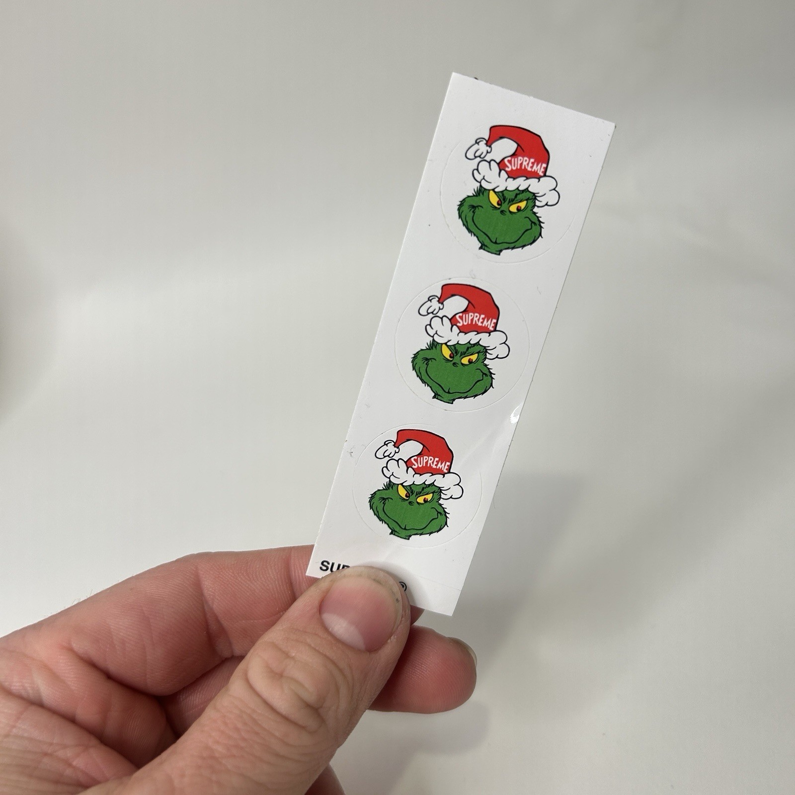Supreme “The Grinch” Sticker Strips FW24 New Supreme “The Grinch” Sticker Strips FW24 New