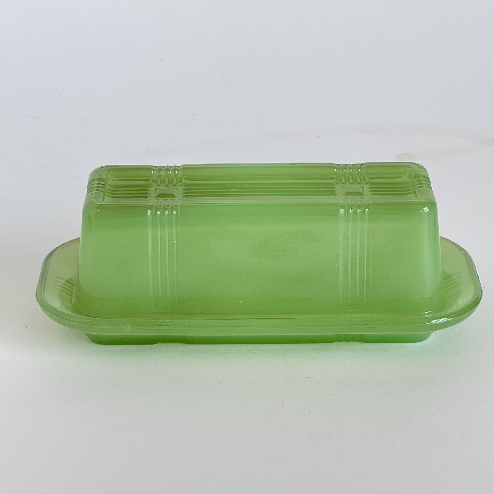 JADEITE GREEN GLASS CRISS-CROSS PATTERN BUTTER DISH  1 stick DISH with COVER