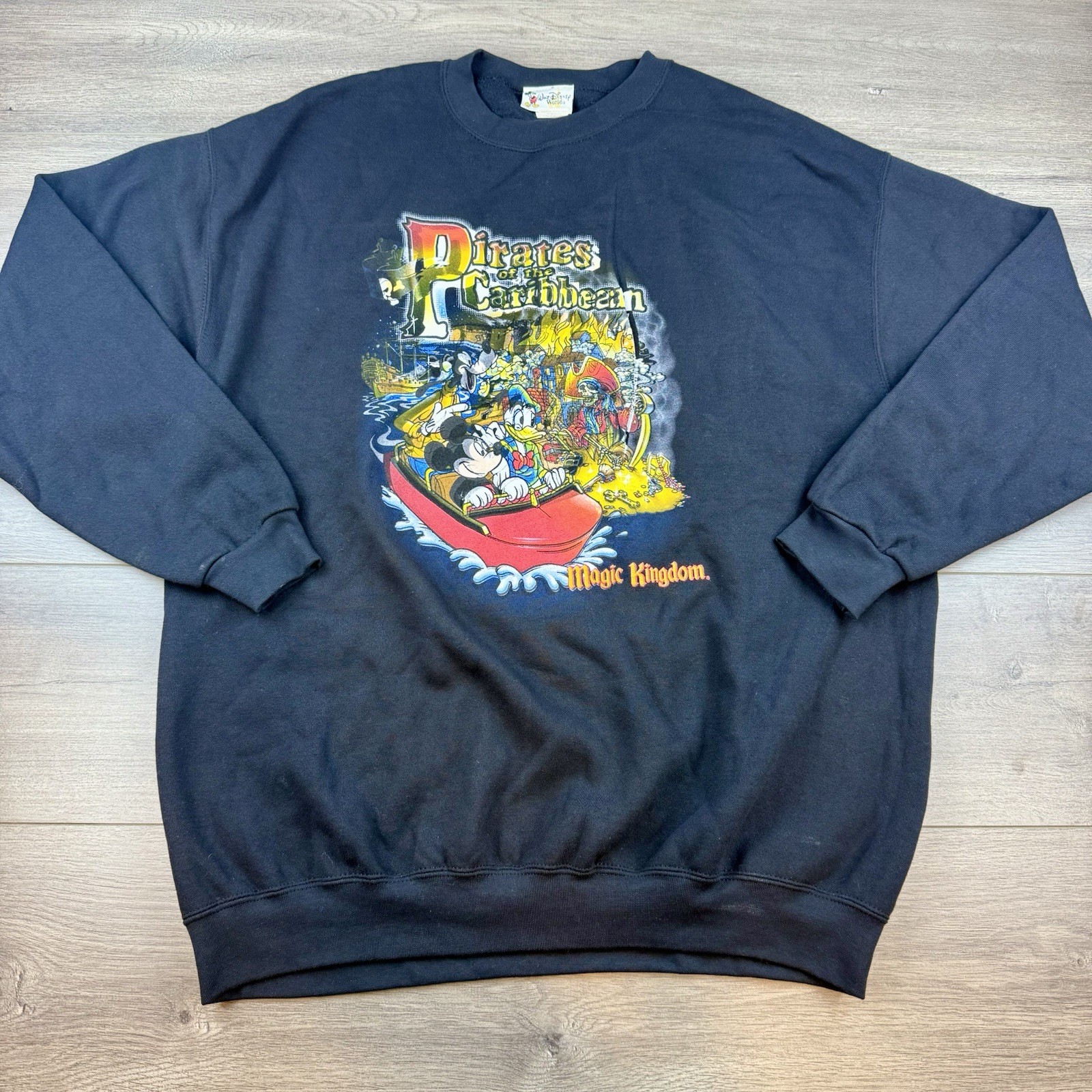Vtg 90s Retro Walt Disney World Pirates Of The Caribbean Magic Kingdom Crew Neck Vtg 90s Retro Walt Disney World Pirates Of The Caribbean Magic Kingdom Crew Neck