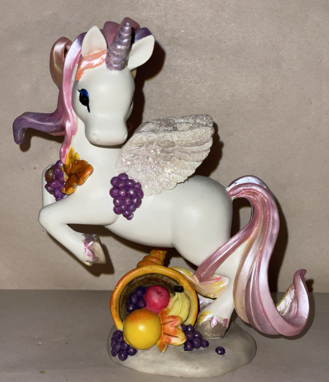 Vintage Hamilton Collection Rainbow Dreams AUTUMN\'S BOUNTY Unicorn Figurine