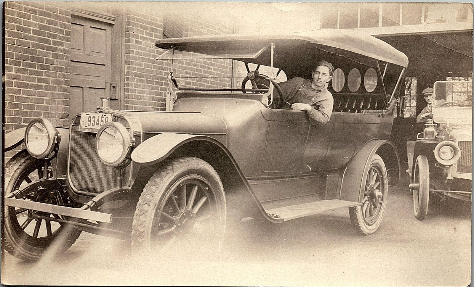 1915 WINTON FIVE-PASSENGER TOURING CAR DRIVER/MECHANIC REAL PHOTOGRAPH 34-31