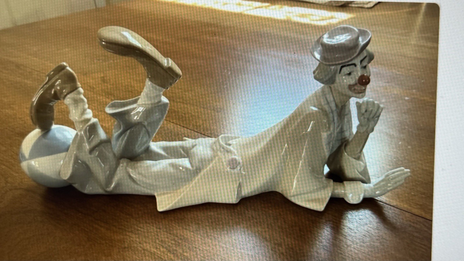 Vintage 1977 Lladro Clown With Ball Porcelain Figure #4618 Gloss Finish Retired 