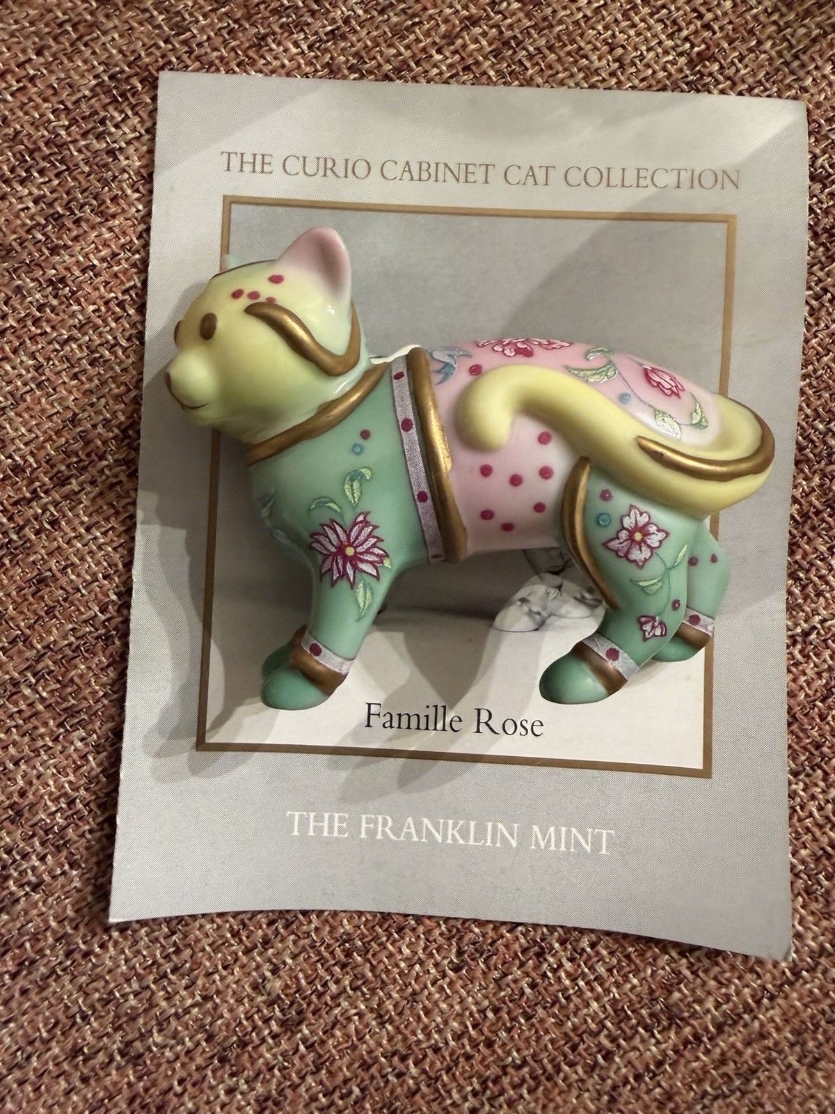 Vintage FAMILLE ROSE Franklin Mint CURIO CABINET CATS COLLECTION W/ Papers