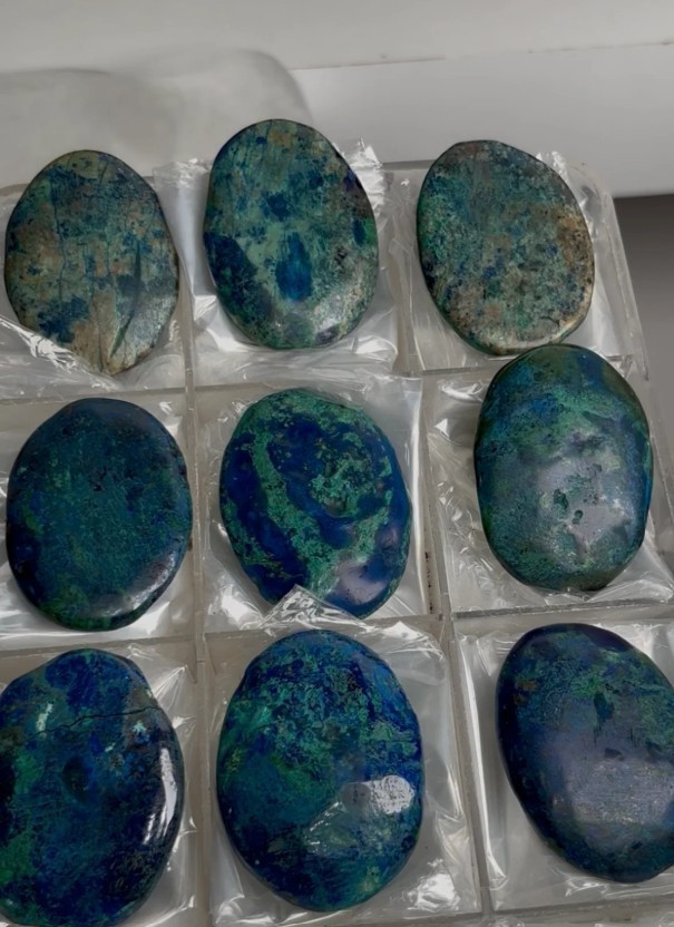 Beautiful Blue Azurite Palmstones – 9 Piece Wholesale Parcel