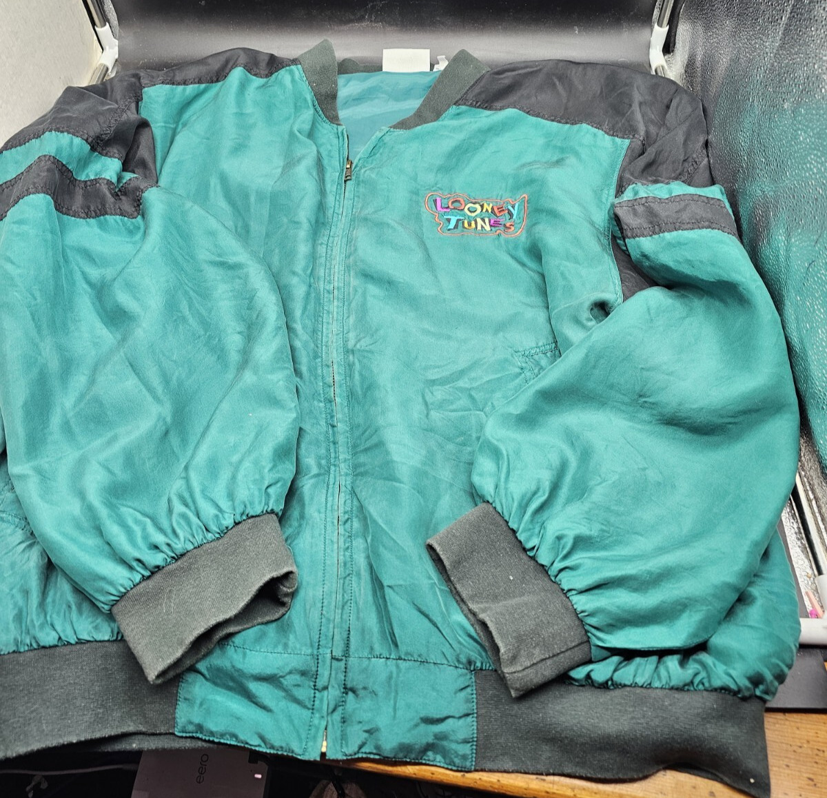 Looney Tunes Embroidered Windbreaker Jacket Women\'s Large 100% Silk 1993 Vtg