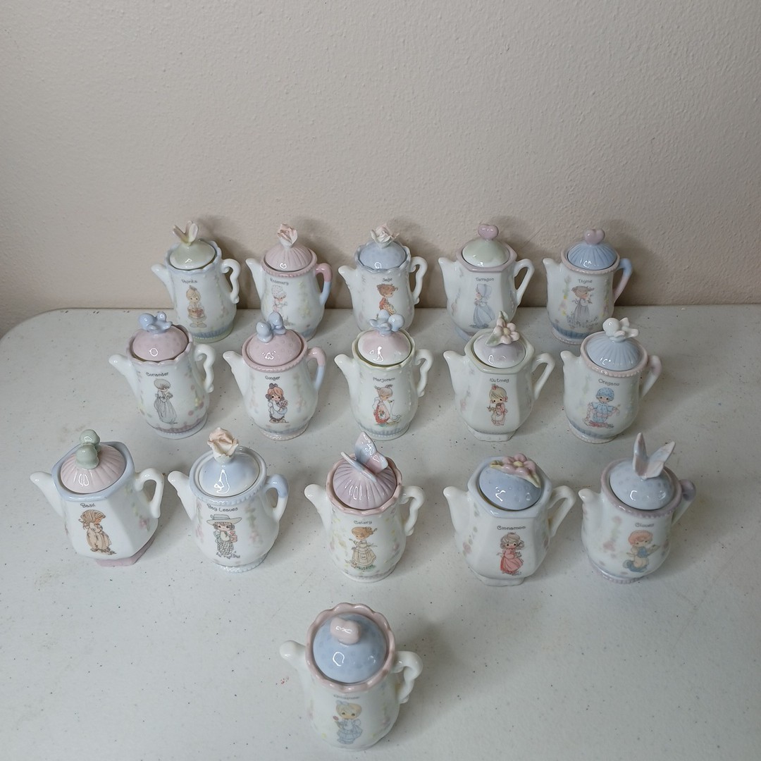 Vintage Precious Moments Enesco Spice Jar Teapots with Lids Lot of 16 Jars