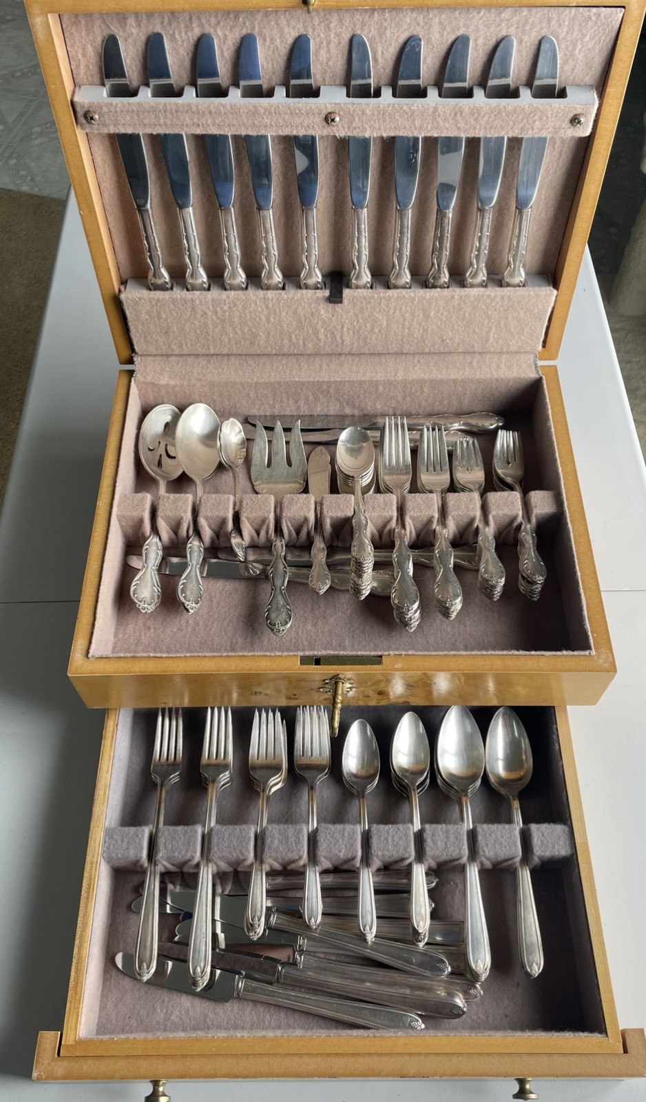 Vintage Wm. Rogers MFG Silverplate Flatware Set 59pc w/ Chest + Heirloom set 39p
