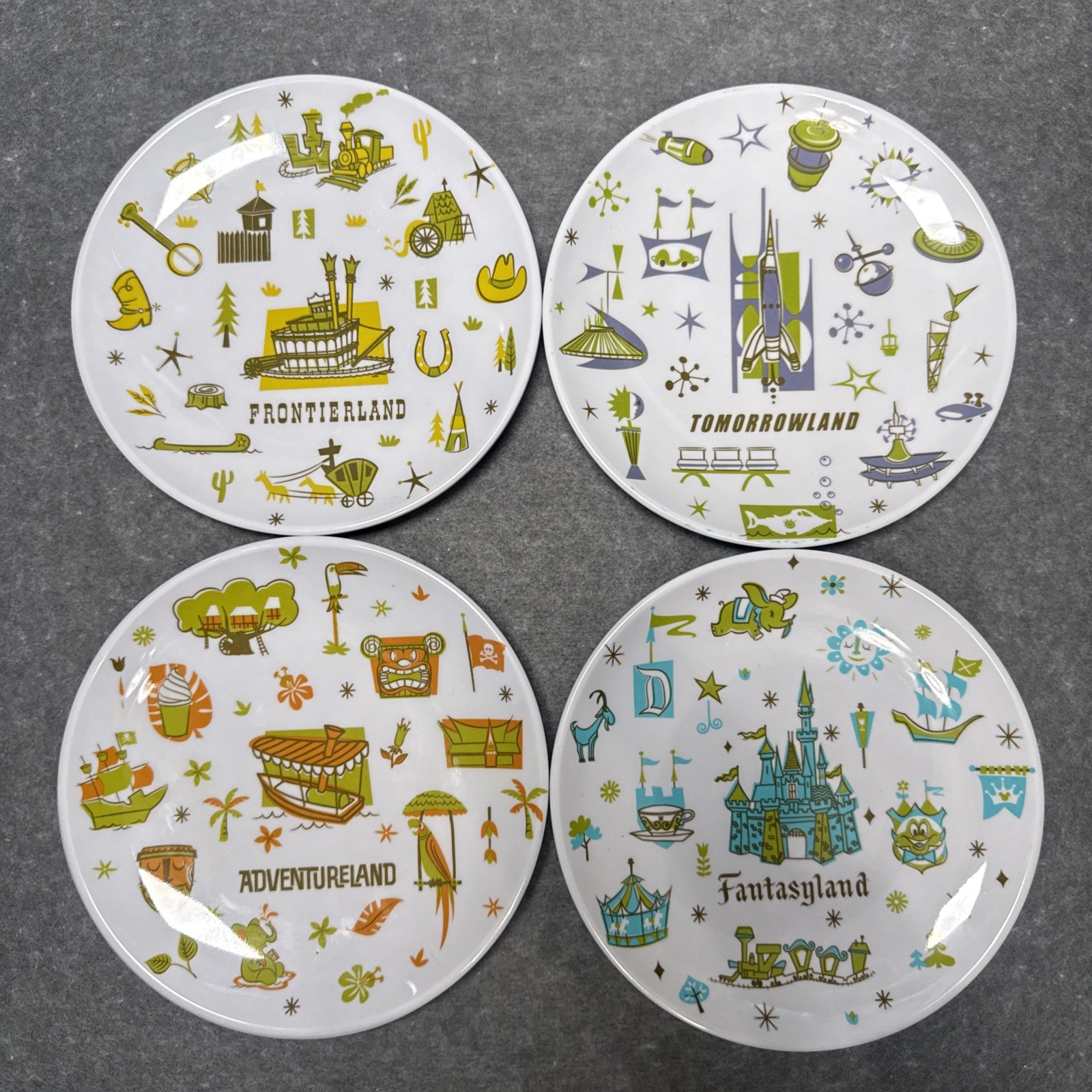 Disney Parks Magic Kingdom Disneyland 7” Melamine \ Disney Parks Magic Kingdom Disneyland 7” Melamine \