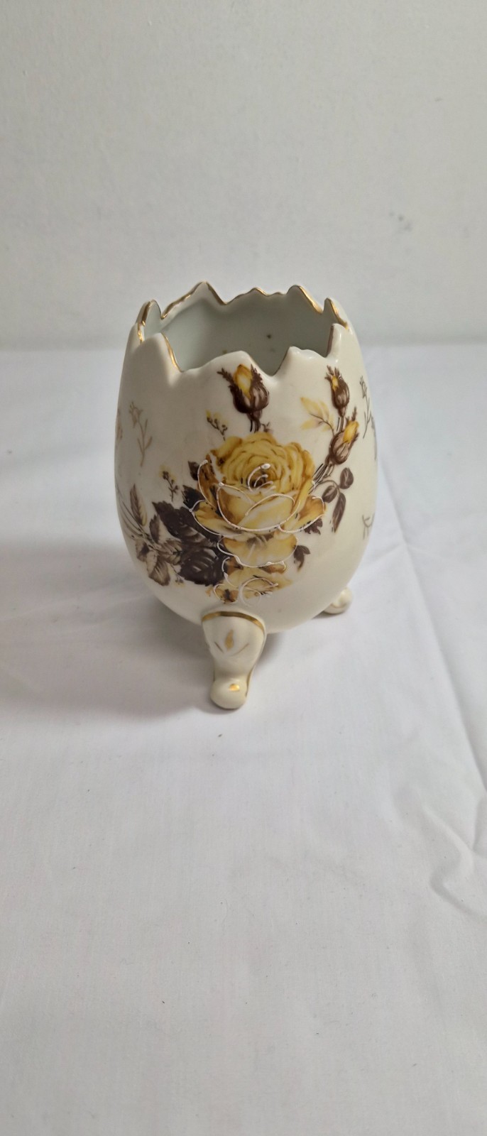 NAPCOWARE 5” PORCELAIN FOOTED EGG VASE GOLD TRIM FLORAL Rose DECOR JAPAN
