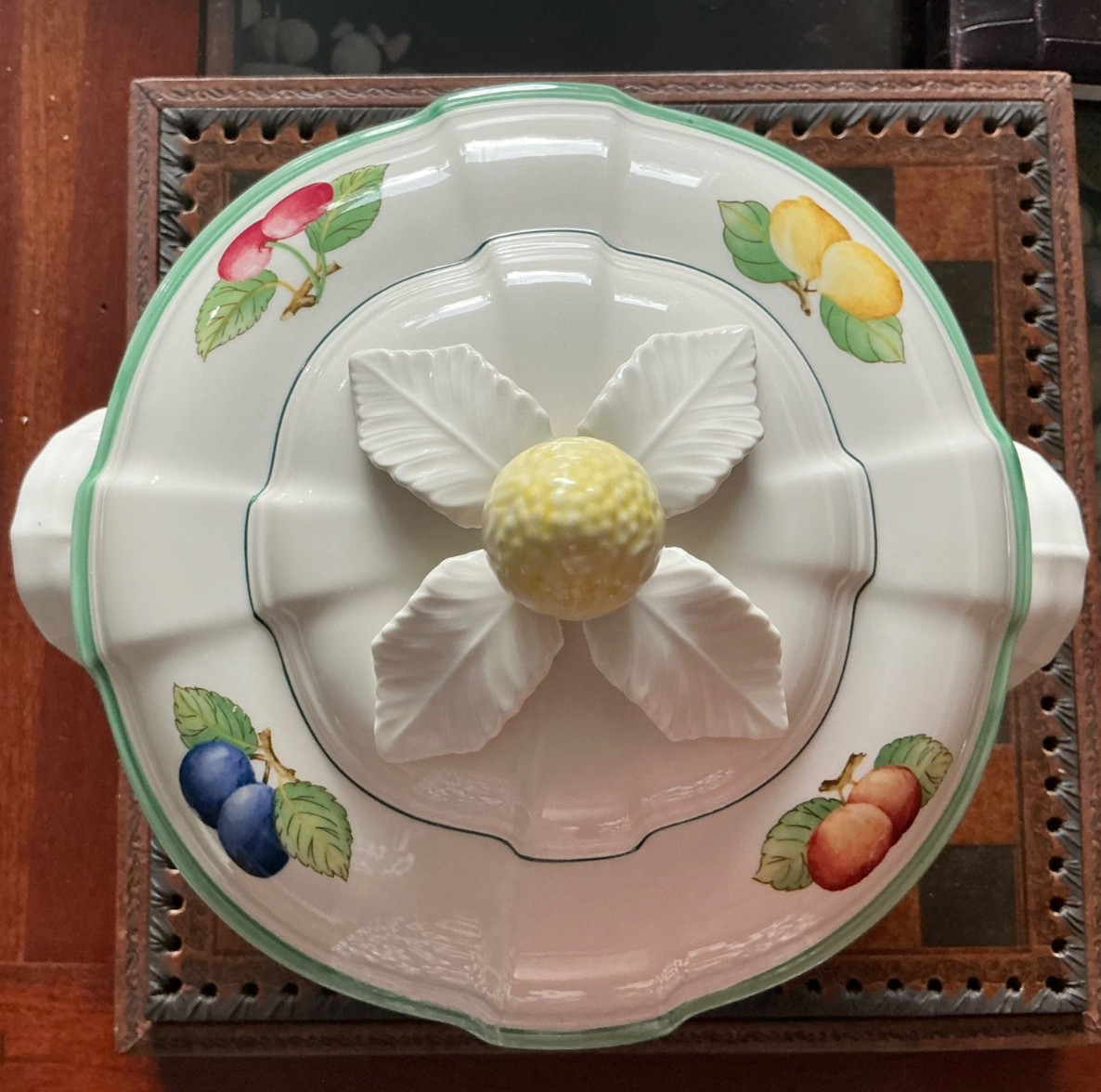 Villeroy & Boch French Garden Tureen/ Soup & Lid NEW BEAUTIFUL
