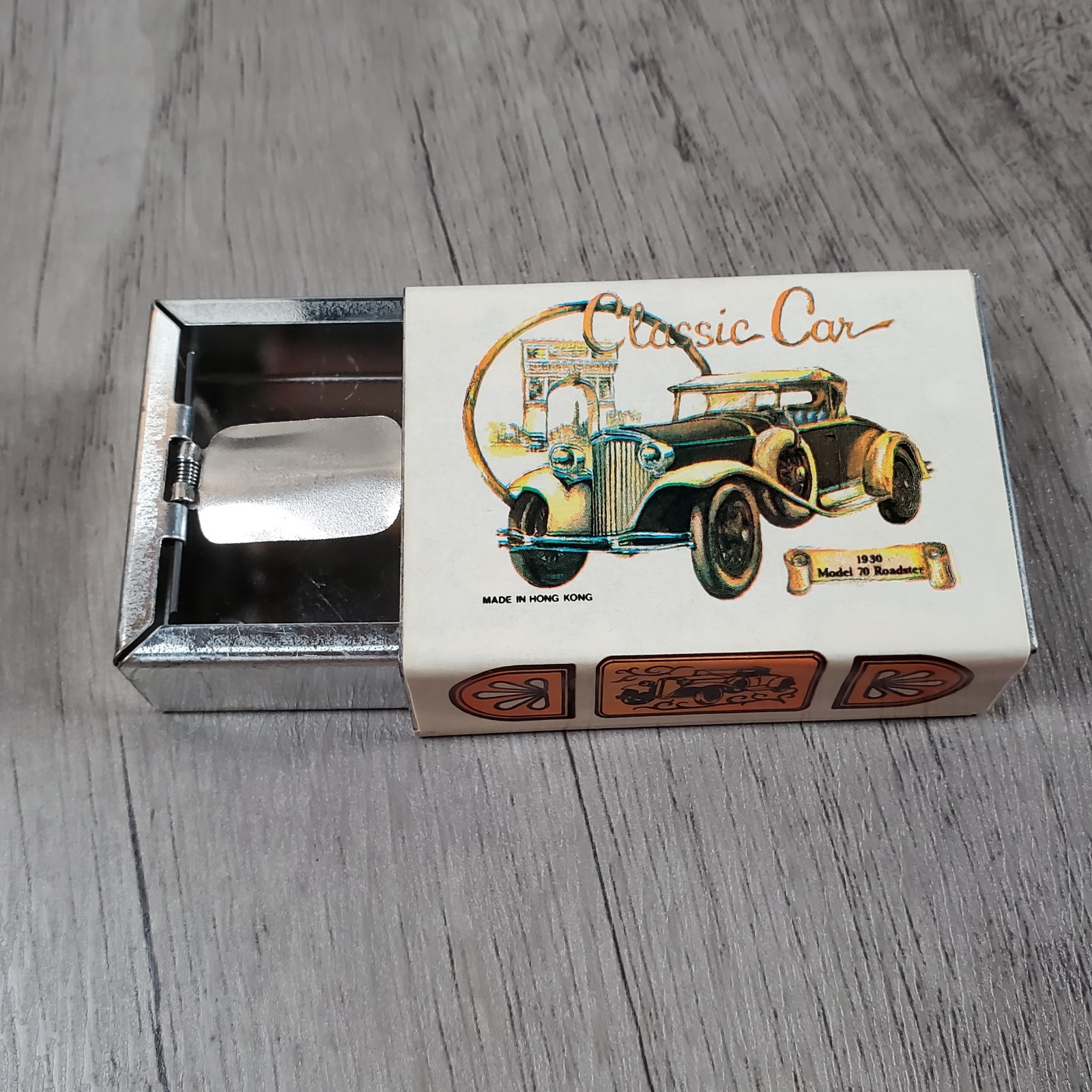 Classic Car Themed Vintage Mechanical Pocket Ashtray Slide Out Metal Travel Case