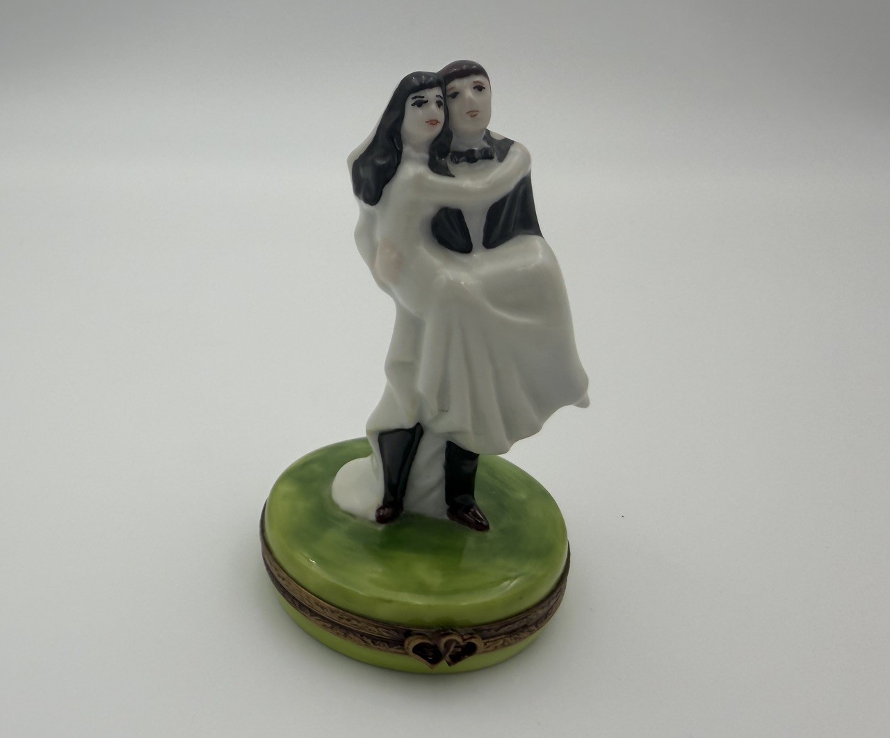 Limoges France GR Peint Main Bride Groom Wedding Porcelain Trinket Box