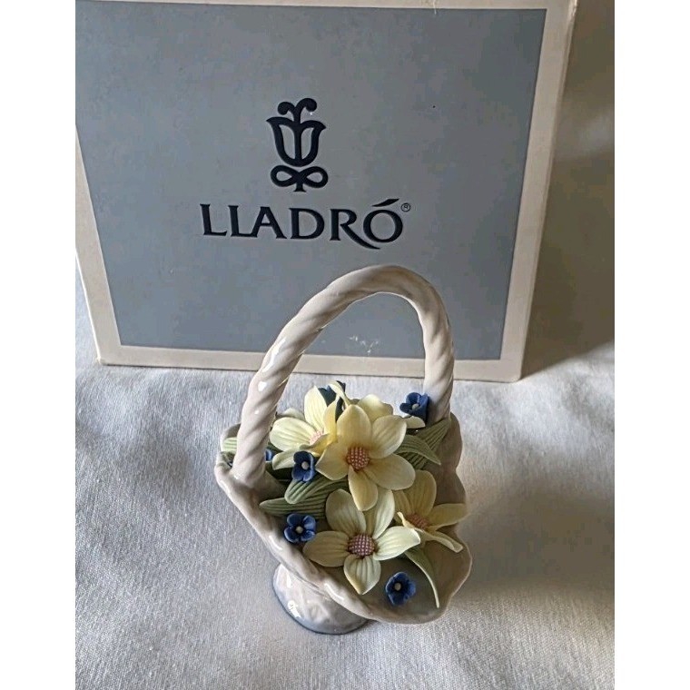 LLADRO 7577 A Basket for You _ Retired  Excellent Condition Original Box Rare