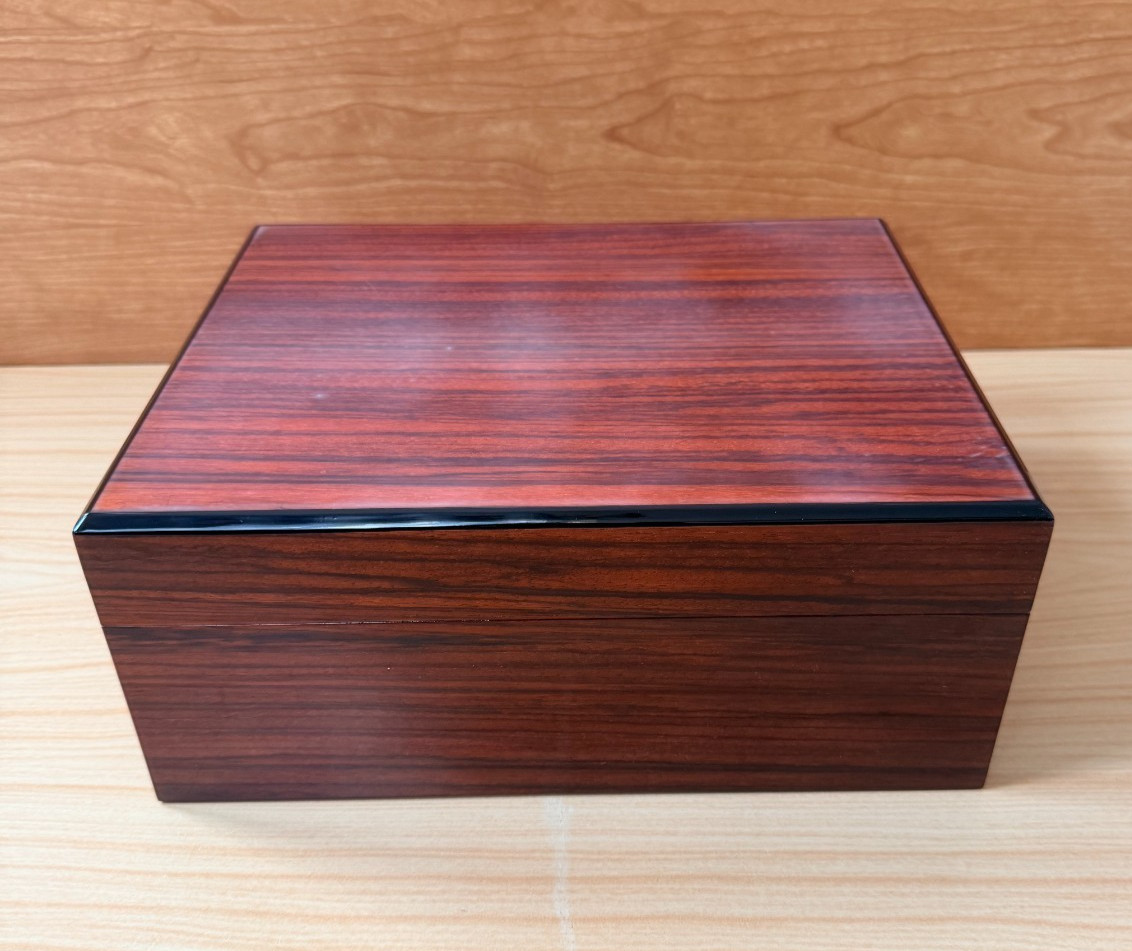 Mastro De Paja Cigar Humidor Wooden Gloss Polished & Humidifier Hinged 12