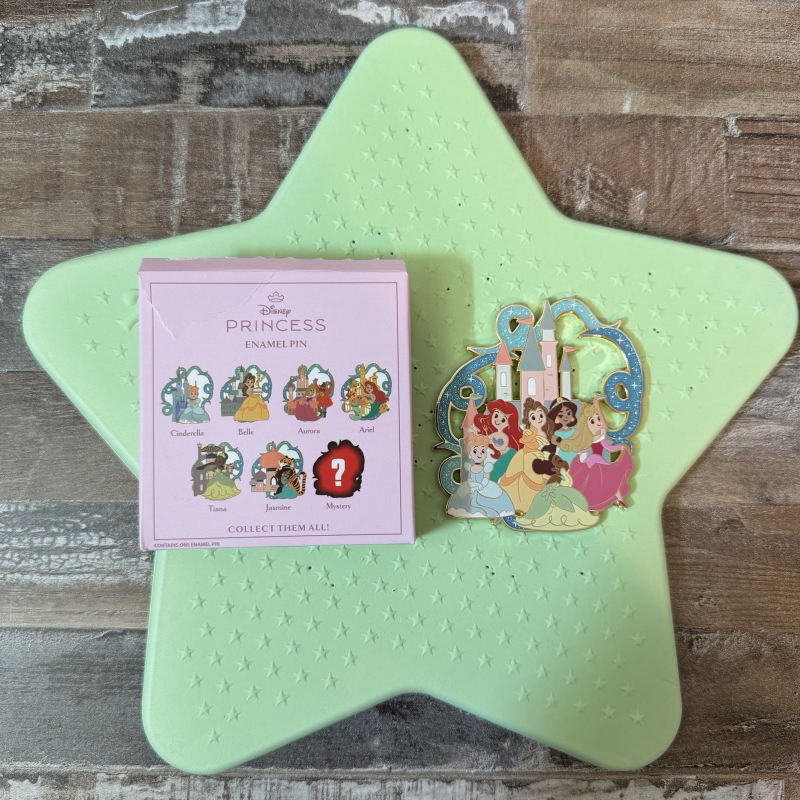 CHASER - Disney Princess Castle Cuties PALM LE 300 Mystery Jumbo Pin