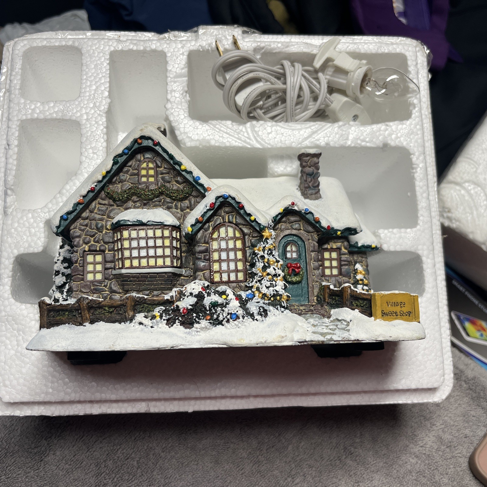 #G2418 COA - Thomas Kinkade Village Sweet Shop Christmas Collection