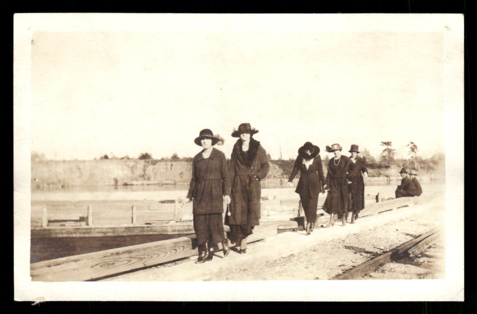 RPPC Postcard - 5 Fashionable Ladies Walking While 2 Men Watch - c1920