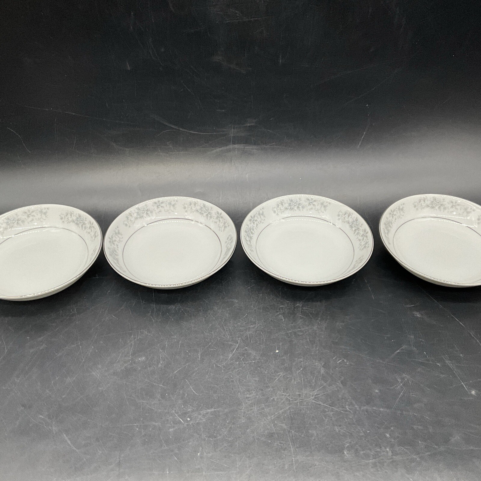 4 Vtg. Crest Wood China # 1077 Heritage Japan Berry / Dessert Bowls