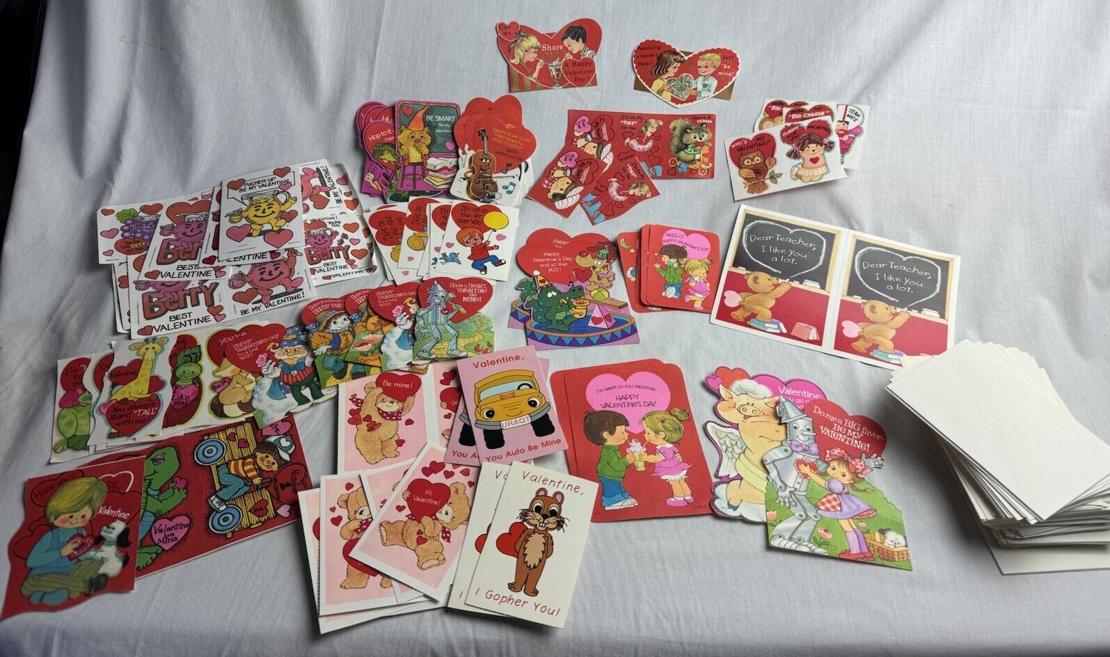 HUGE Lot of OVER 130 Vintage Unused Valentine’s Day Cards With Envelopes