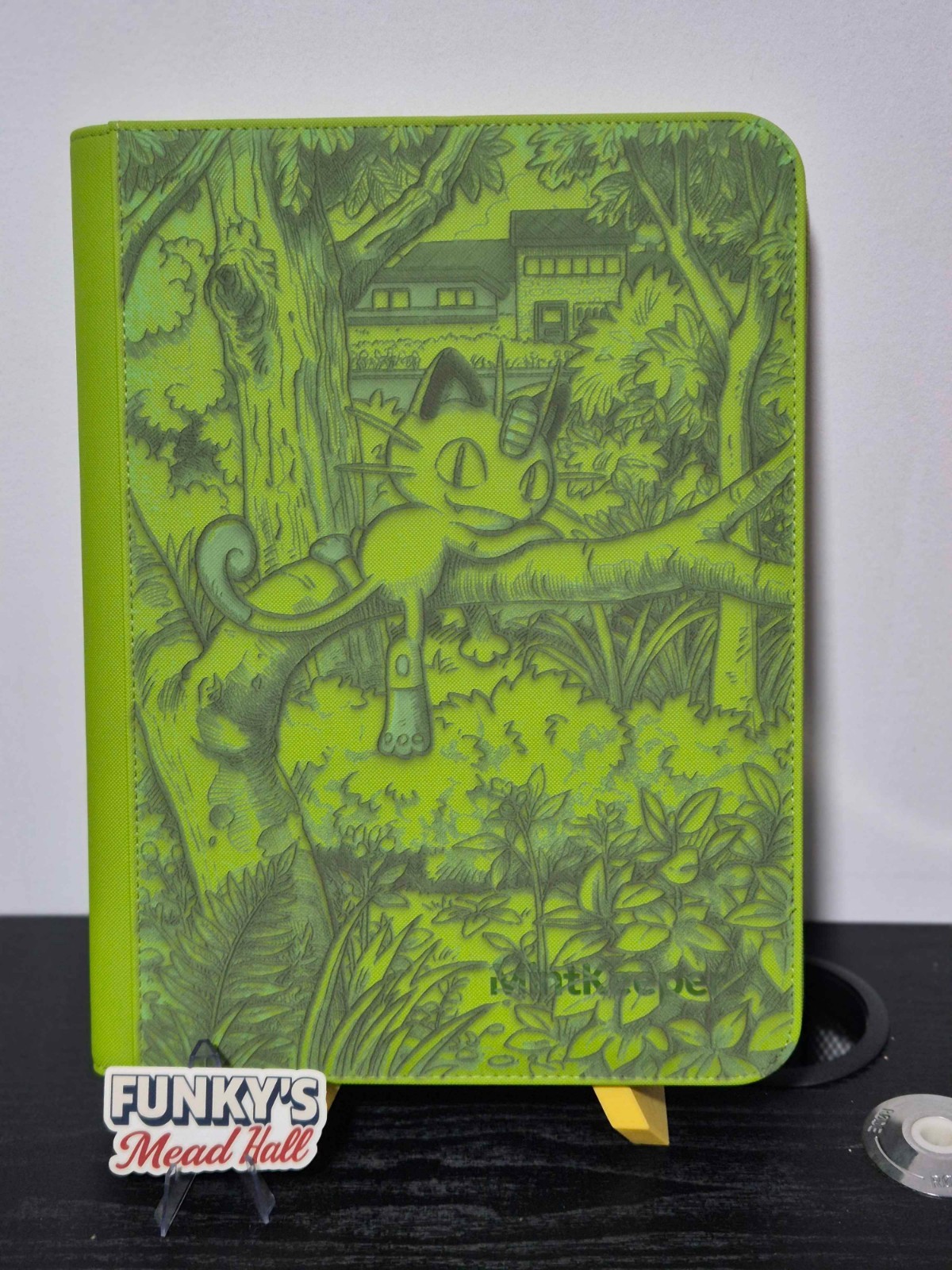 Mintkeeper - 9 Pocket Binder - Lime Green - Meowth 106/094 Art